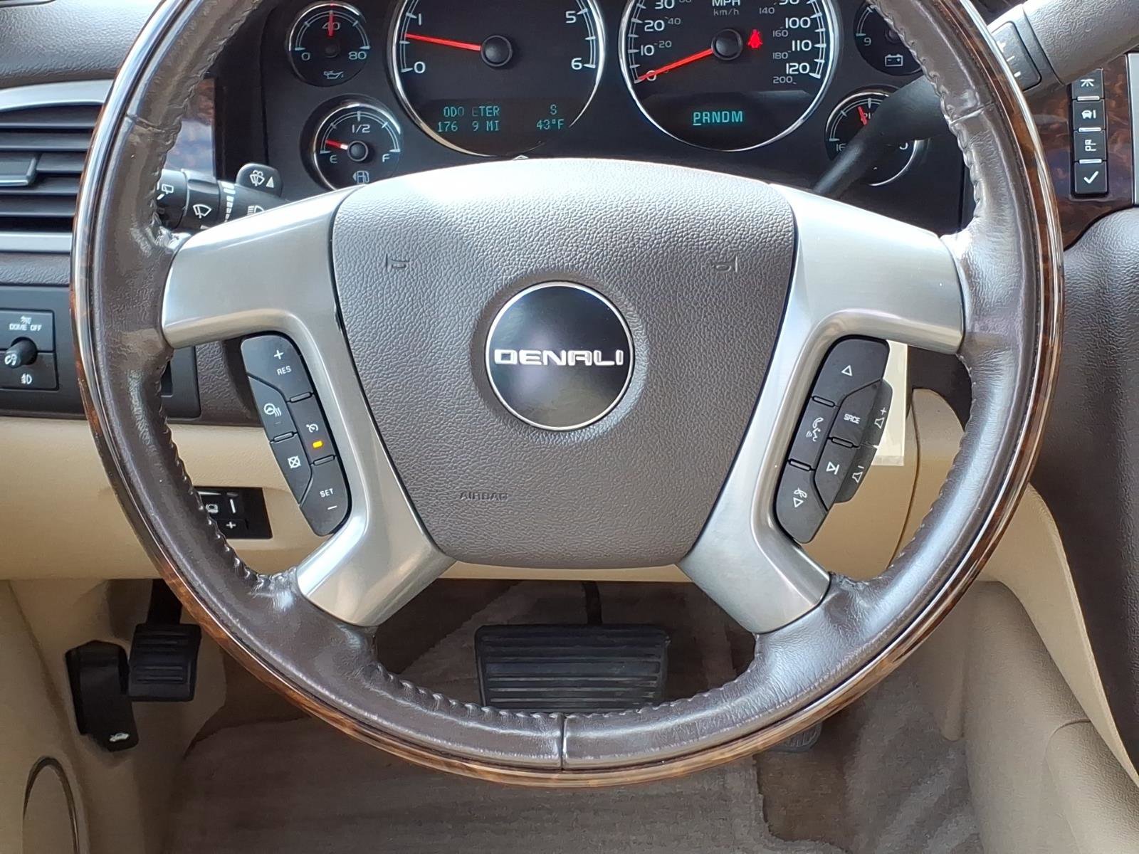 Used 2011 GMC Yukon Denali image 13