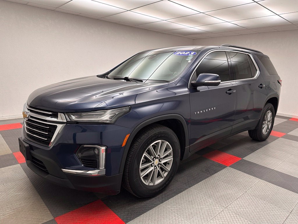 Used 2023 Chevrolet Traverse LT AWD/4WD image 3