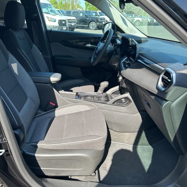Used 2024 Chevrolet TrailBlazer LT FWD image 11
