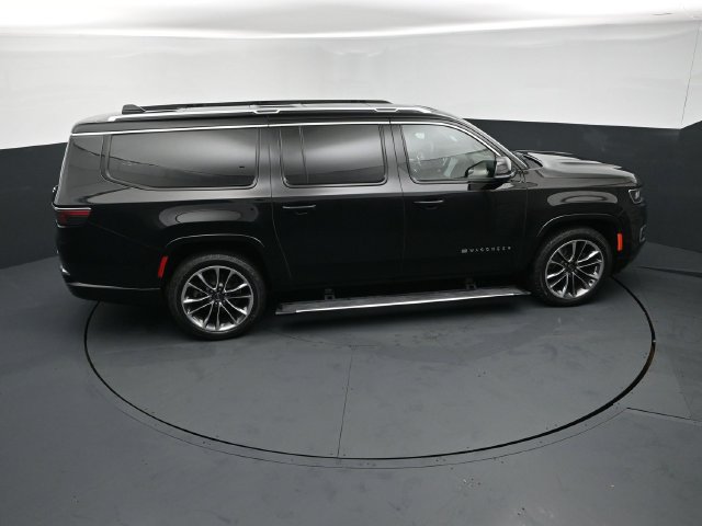 Used 2024 Jeep Wagoneer L Series III w/ Premium Group I AWD/4WD image 18
