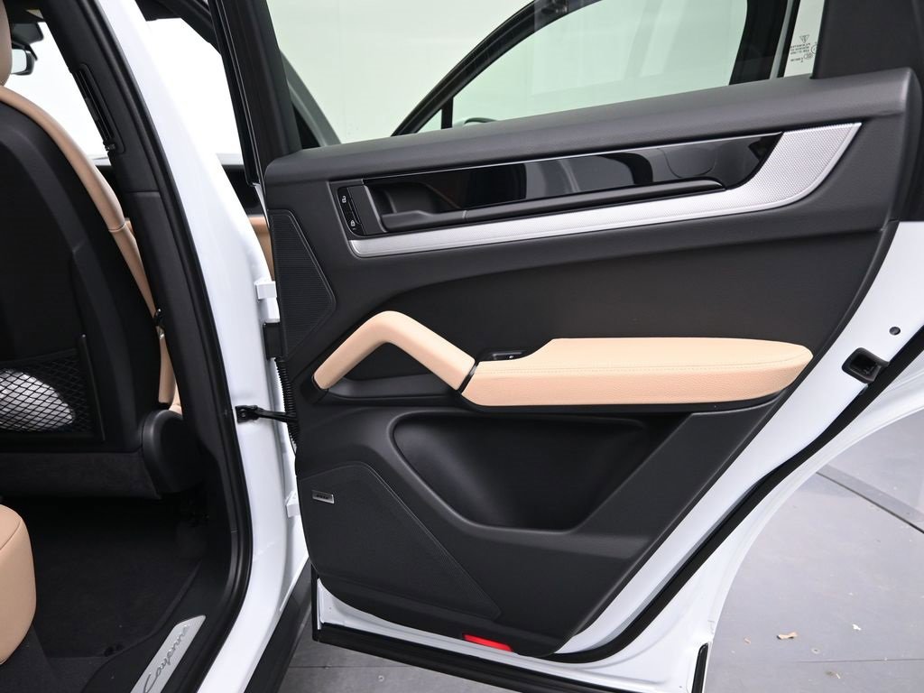 New 2025 Porsche Cayenne Coupe image 15