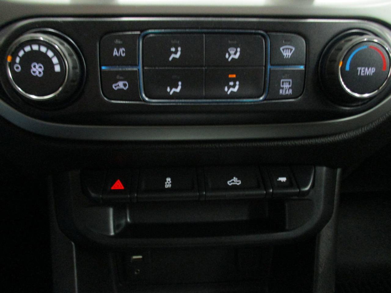 Used 2016 Chevrolet Colorado LT w/ LT Convenience Package image 21