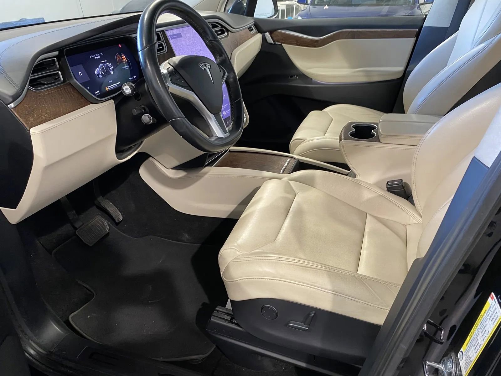 Used 2017 Tesla Model X 75D AWD/4WD image 10