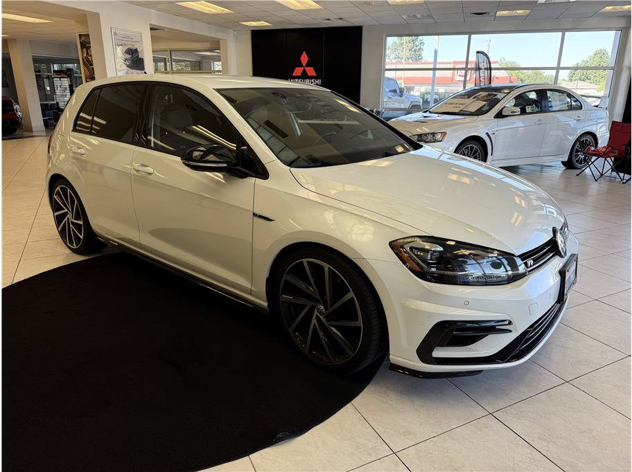 Used 2018 Volkswagen Golf 4-Door AWD/4WD image 3