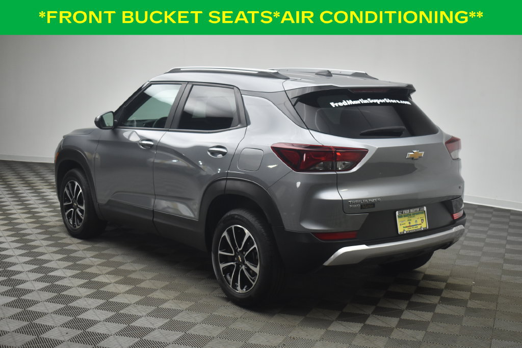 Used 2025 Chevrolet TrailBlazer LT AWD/4WD image 4