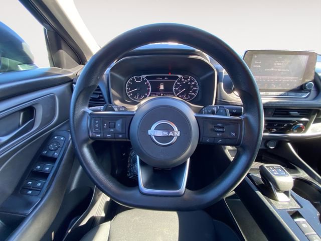Used 2024 Nissan Rogue S image 12