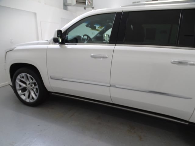 Used 2017 Cadillac Escalade ESV Platinum AWD/4WD image 20