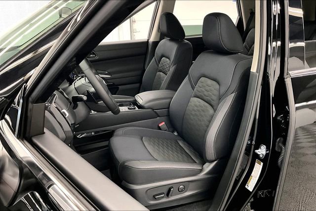 New 2026 Nissan Pathfinder SV w/ SV Premium Package AWD/4WD image 10