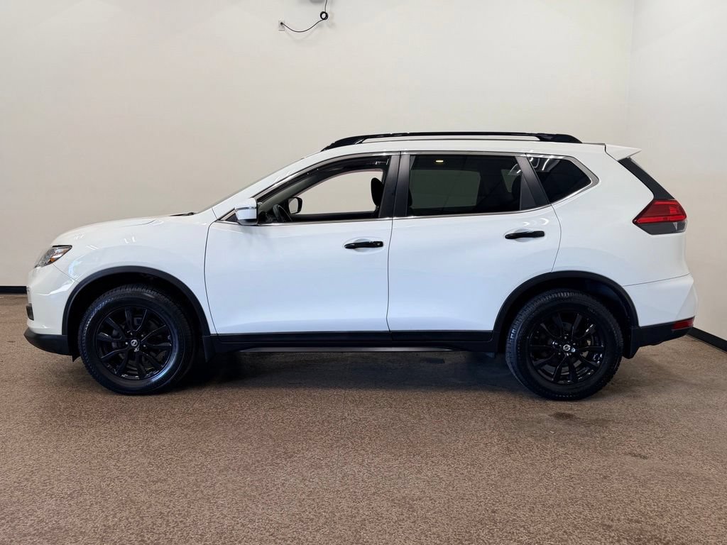 Used 2017 Nissan Rogue SV AWD/4WD image 2