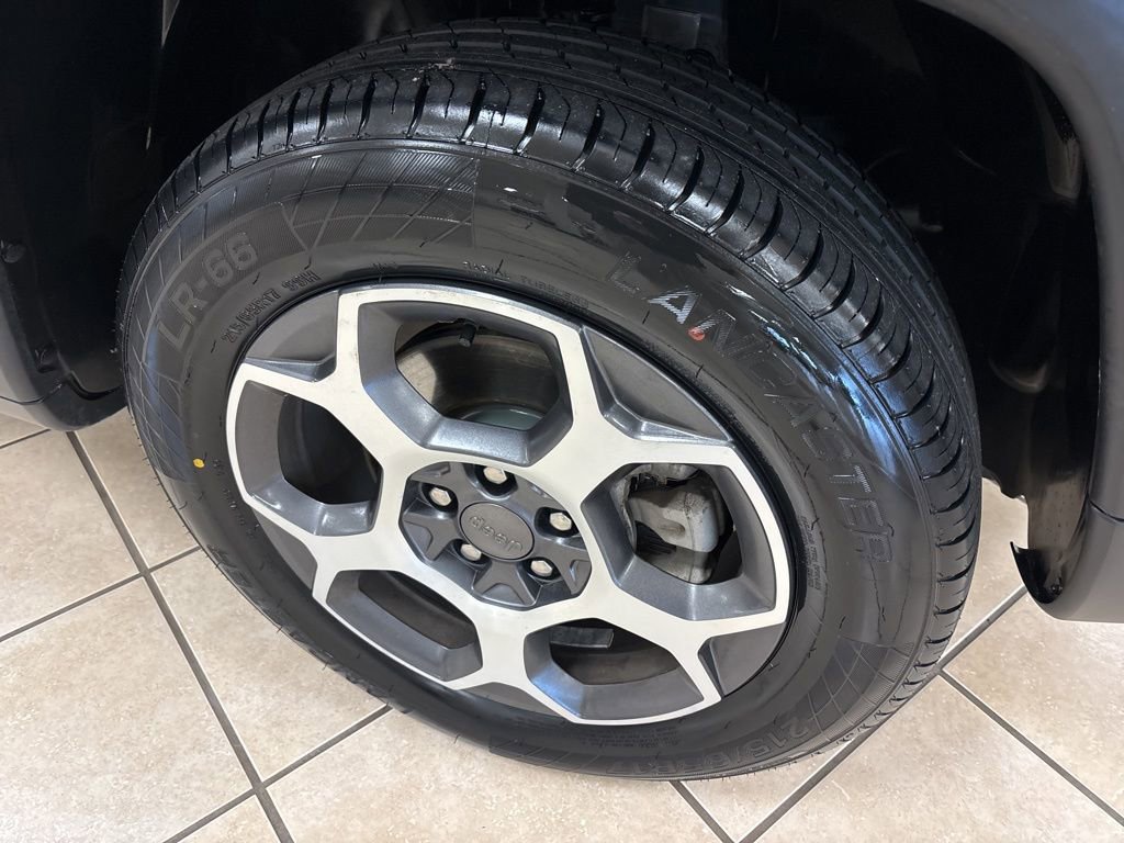 Used 2022 Jeep Compass Trailhawk image 37