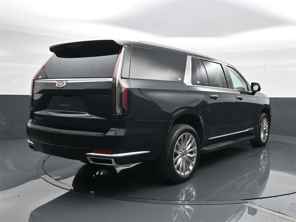 Used 2022 Cadillac Escalade ESV Premium Luxury image 5
