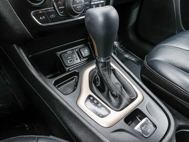 Used 2017 Jeep Cherokee Limited FWD image 24