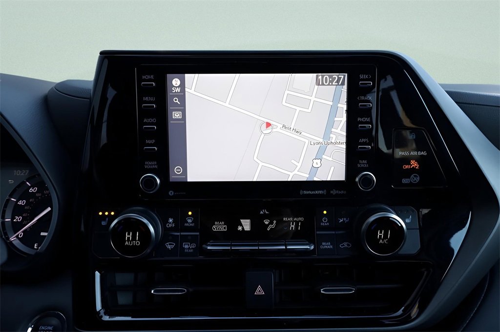 Certified 2022 Toyota Highlander XLE image 30