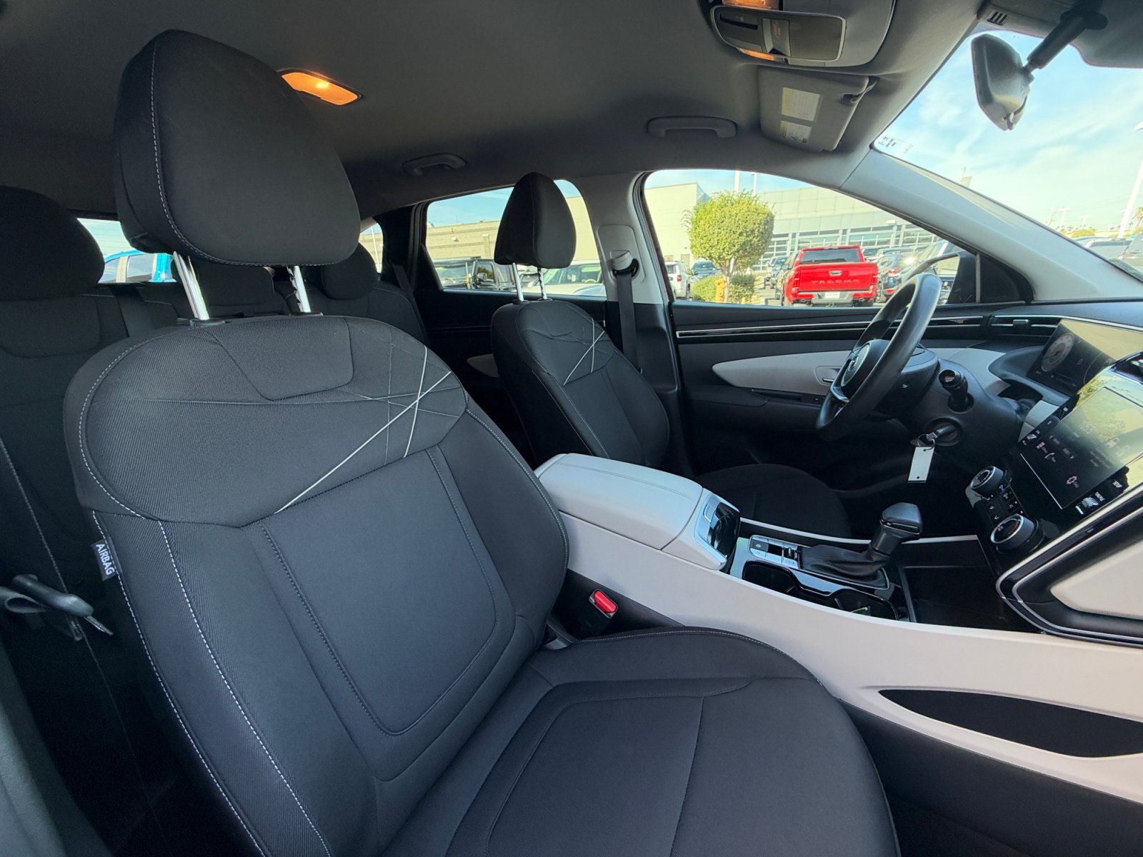 Used 2024 Hyundai Tucson SE FWD image 19
