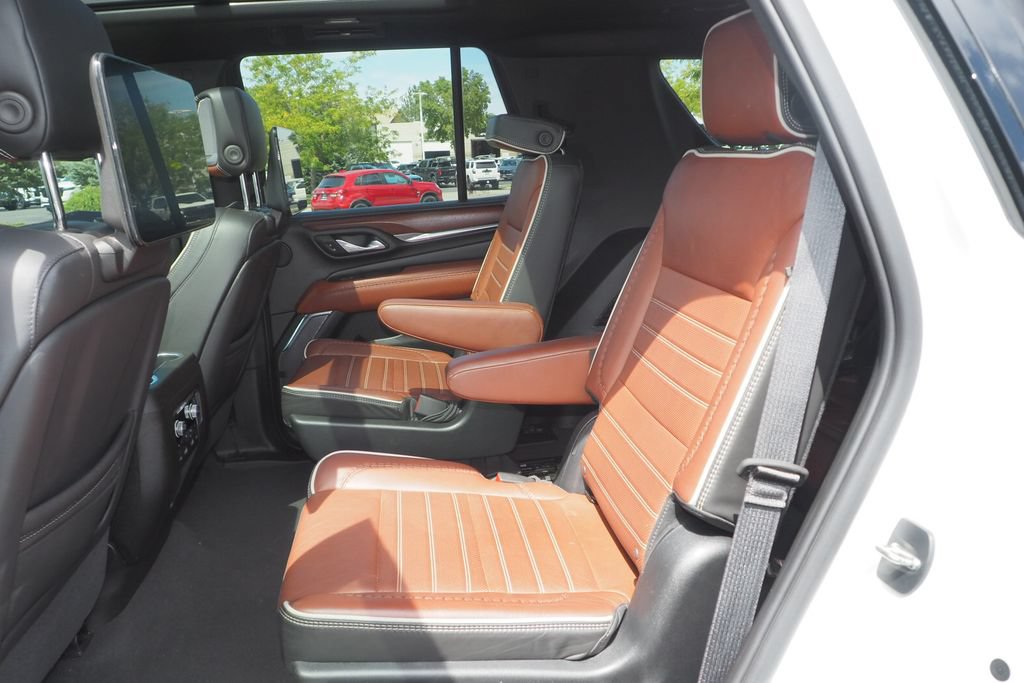 Used 2023 GMC Yukon Denali Ultimate AWD/4WD image 15