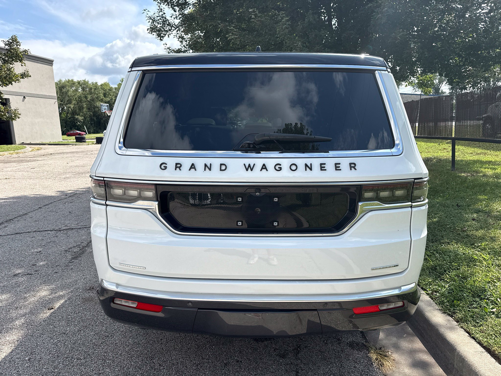 Used 2022 Jeep Grand Wagoneer Series II w/ Convenience Group III AWD/4WD image 6