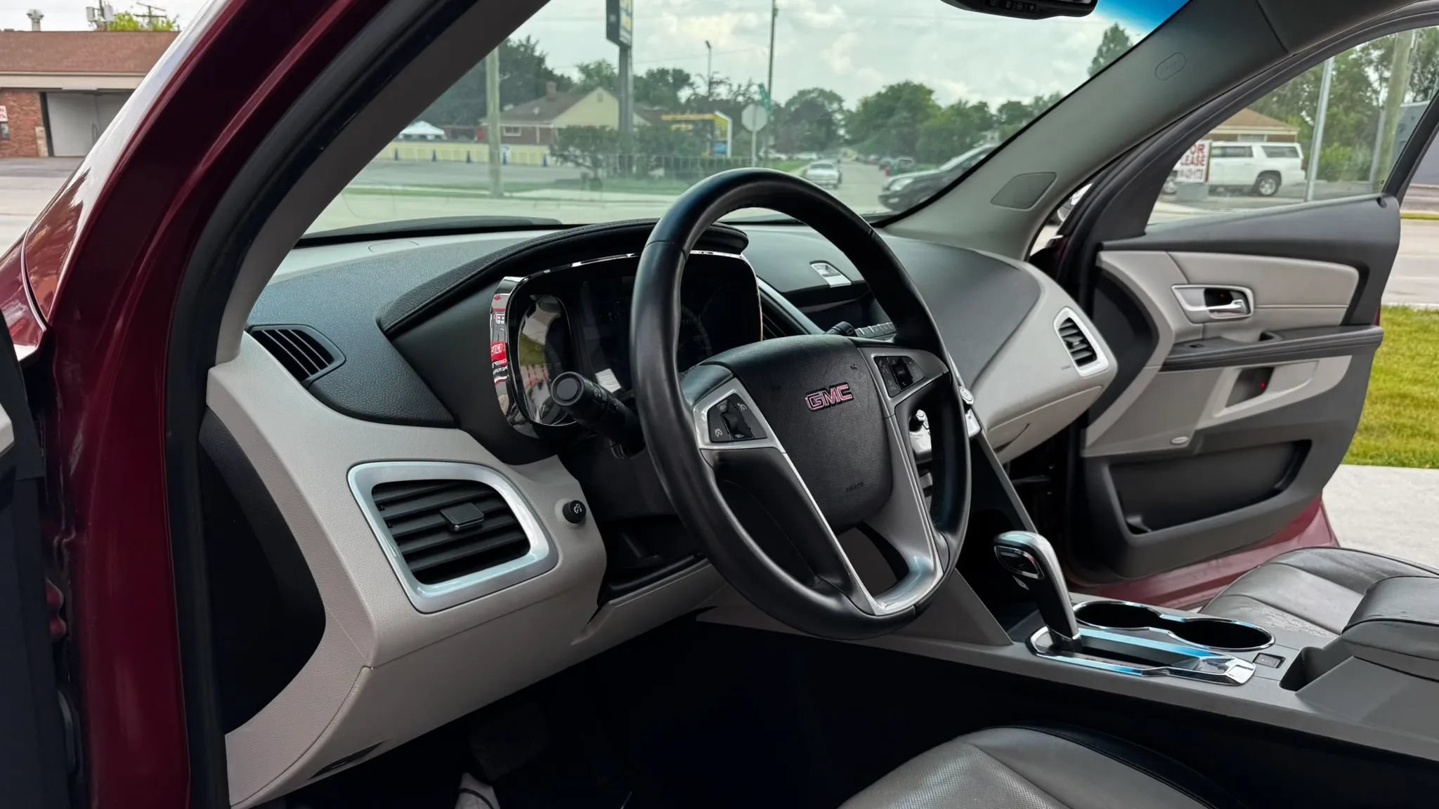 Used 2011 GMC Terrain SLT FWD image 25
