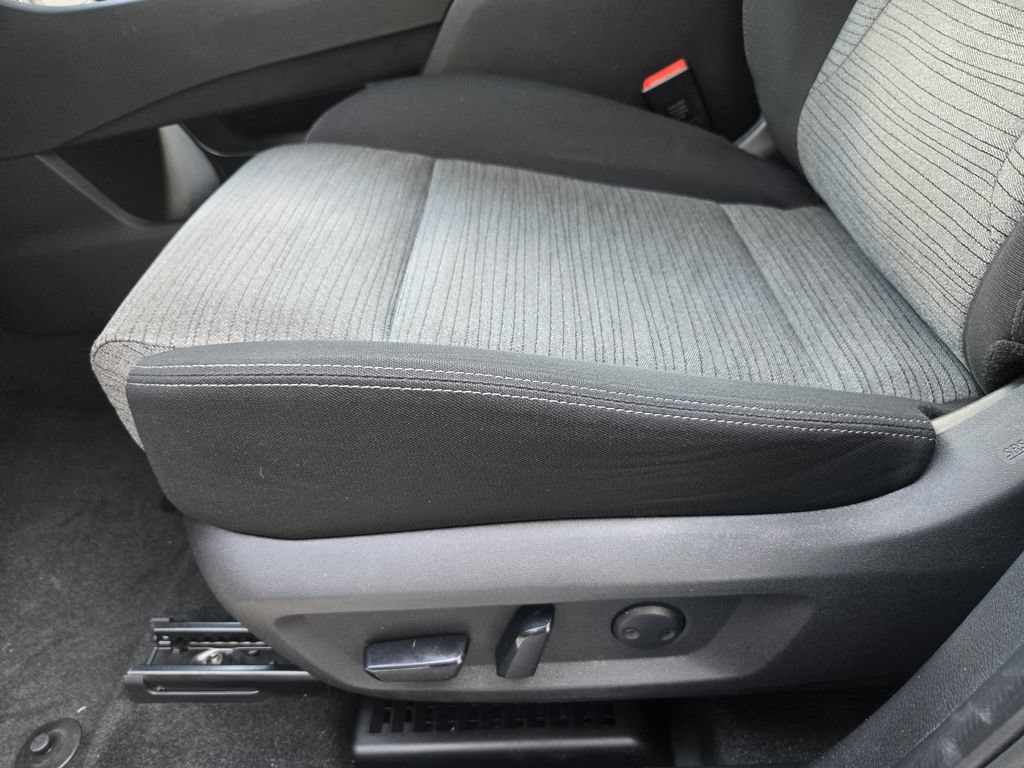Used 2023 Nissan Rogue SV AWD/4WD image 19