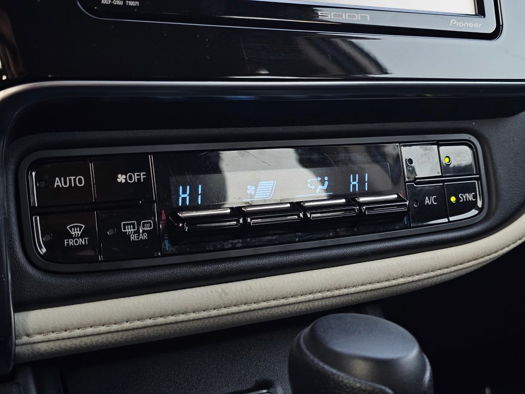 Used 2016 Scion iM Base image 8