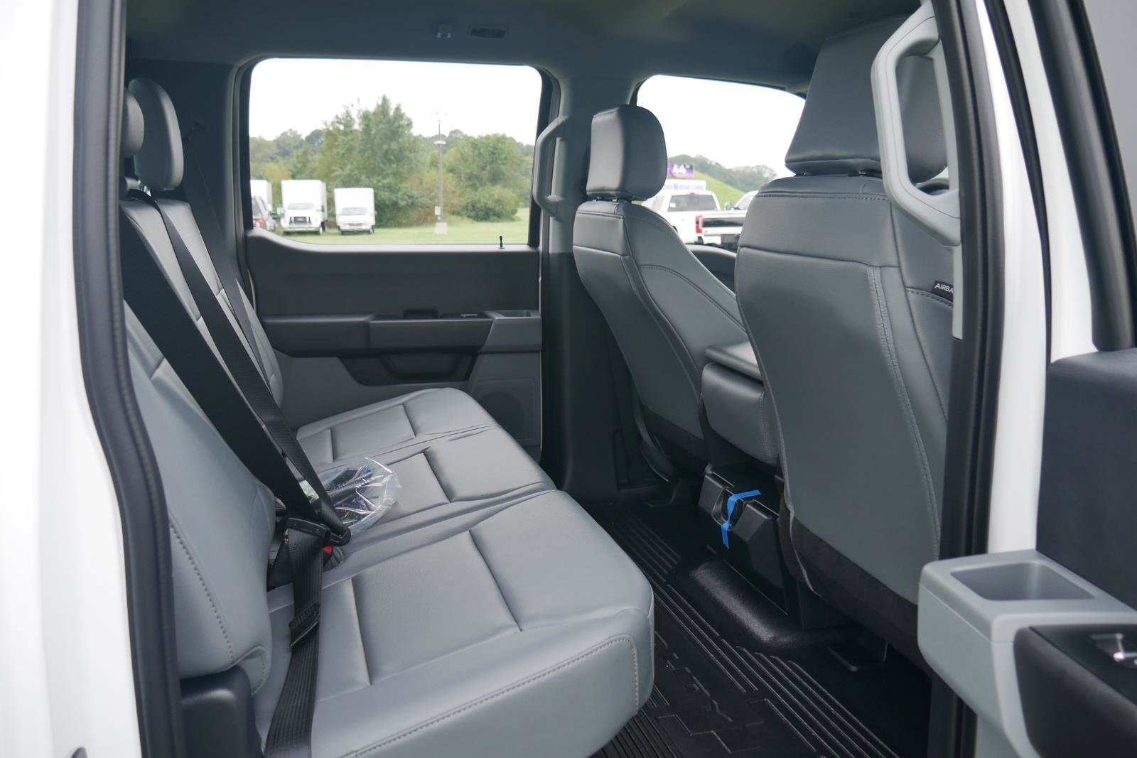 New 2025 Ford F350 XL w/ XL Chrome Package image 29