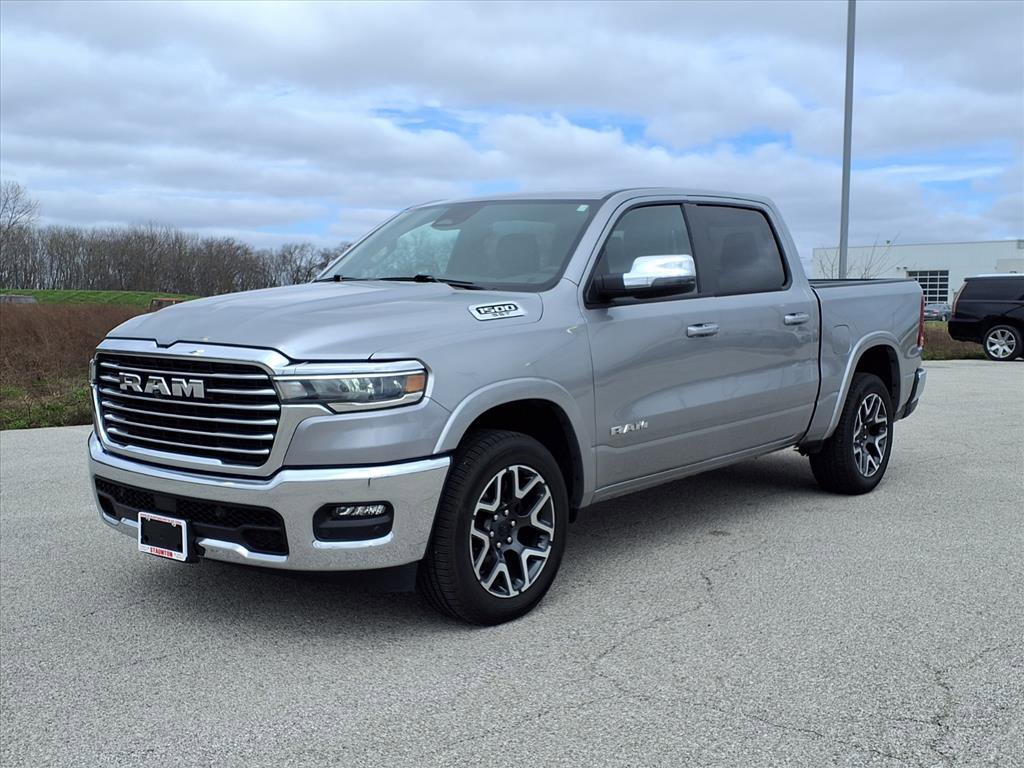 Used 2025 RAM 1500 Laramie AWD/4WD image 31