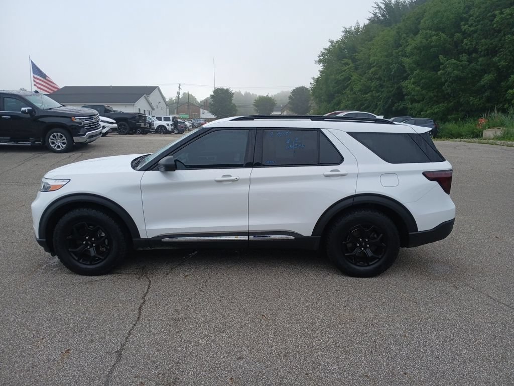 Used 2020 Ford Explorer XLT w/ Comfort Package AWD/4WD image 2