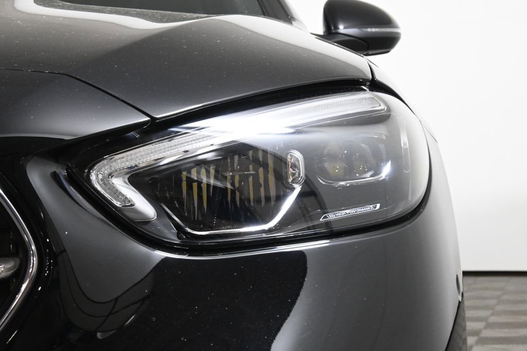 Certified 2026 Mercedes-Benz C 300 4MATIC Sedan image 11