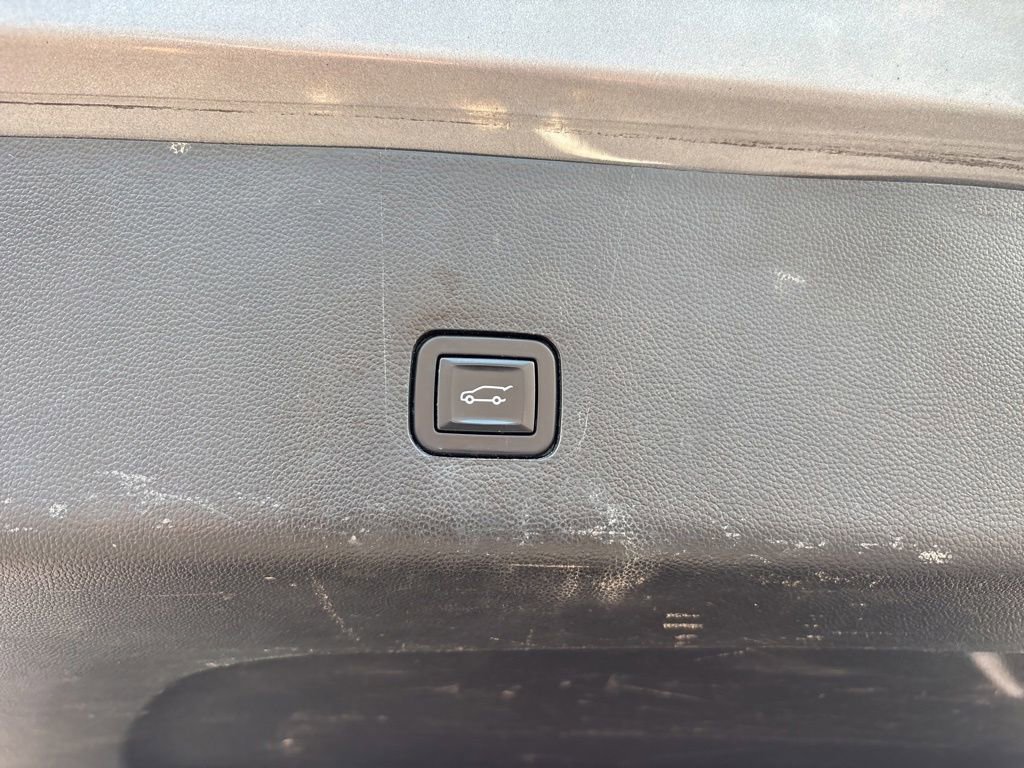 Used 2019 Chevrolet Traverse LT AWD/4WD image 11