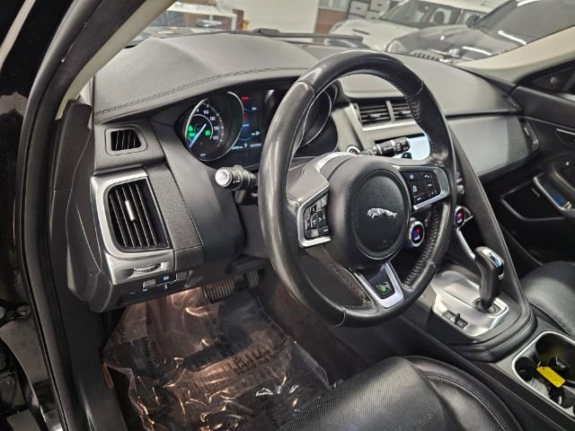 Used 2020 Jaguar E-PACE SE image 7