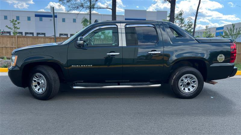 Used 2013 Chevrolet Avalanche LT RWD image 8