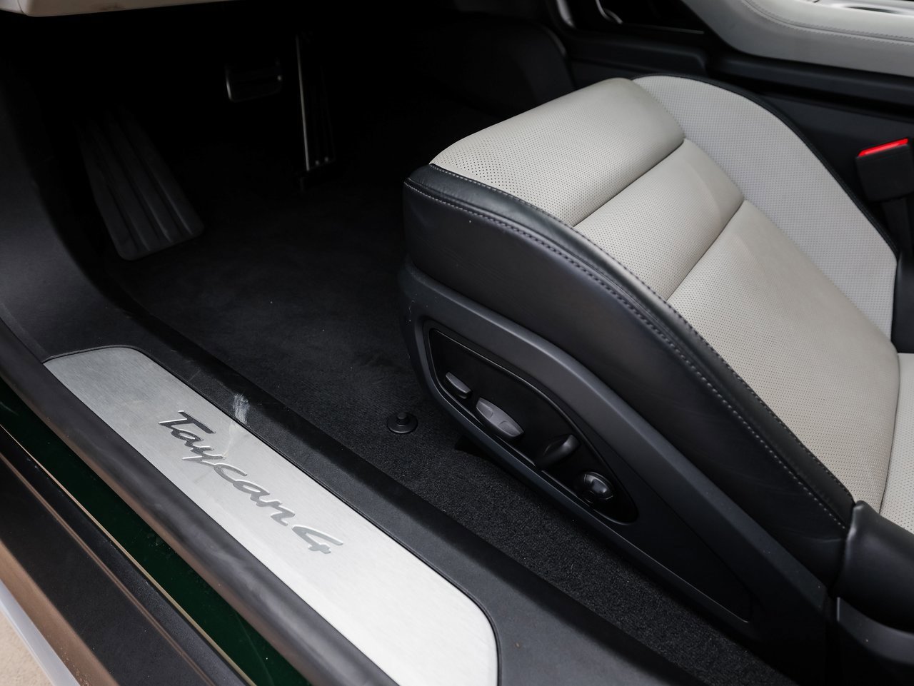 New 2025 Porsche Taycan 4 Cross Turismo image 14