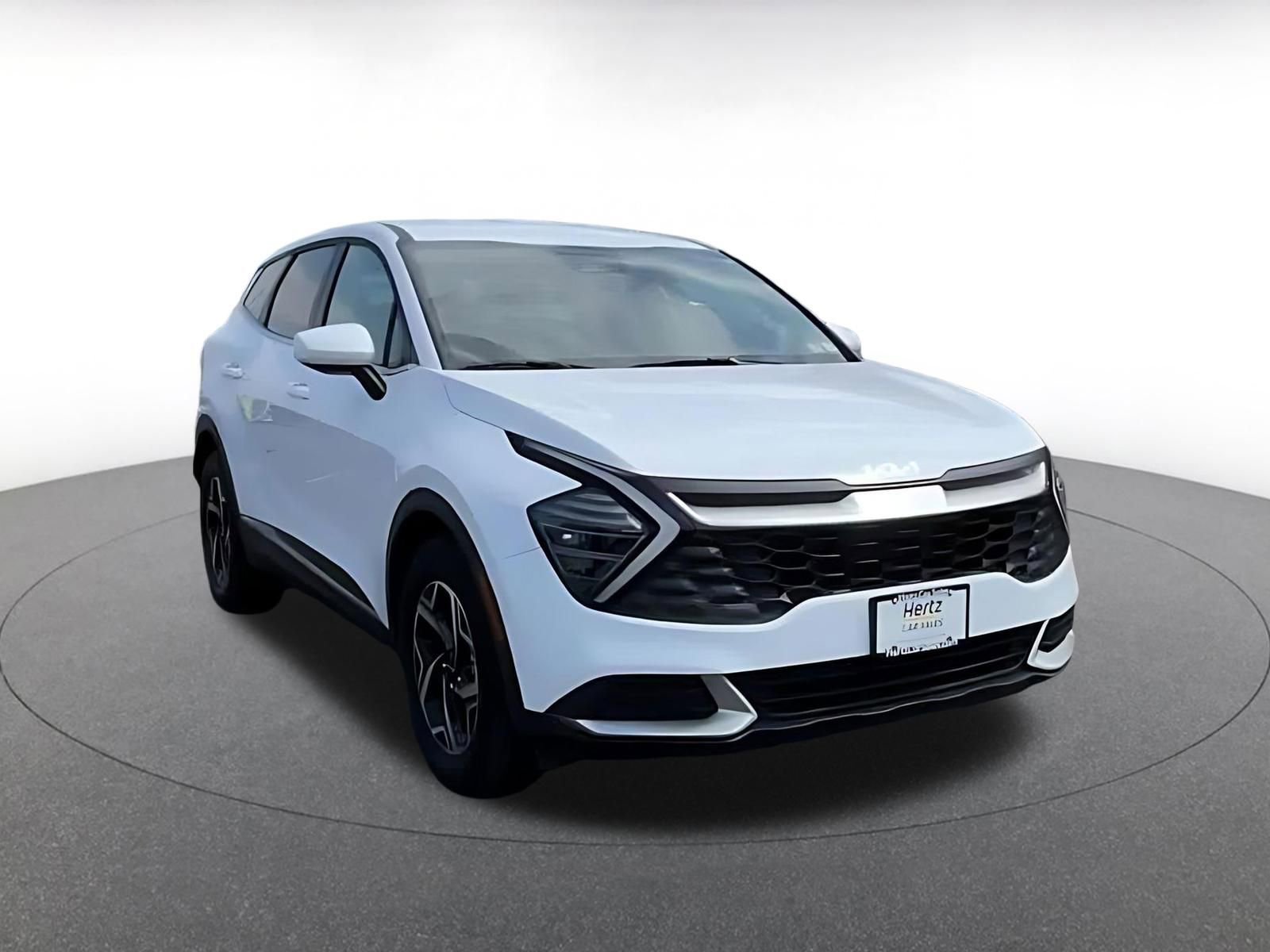 Used 2025 Kia Sportage LX FWD image 3