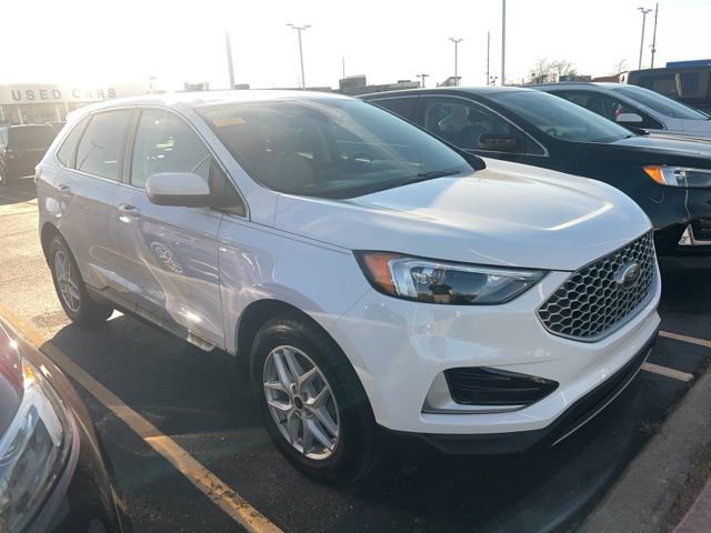 Used 2023 Ford Edge SEL image 3