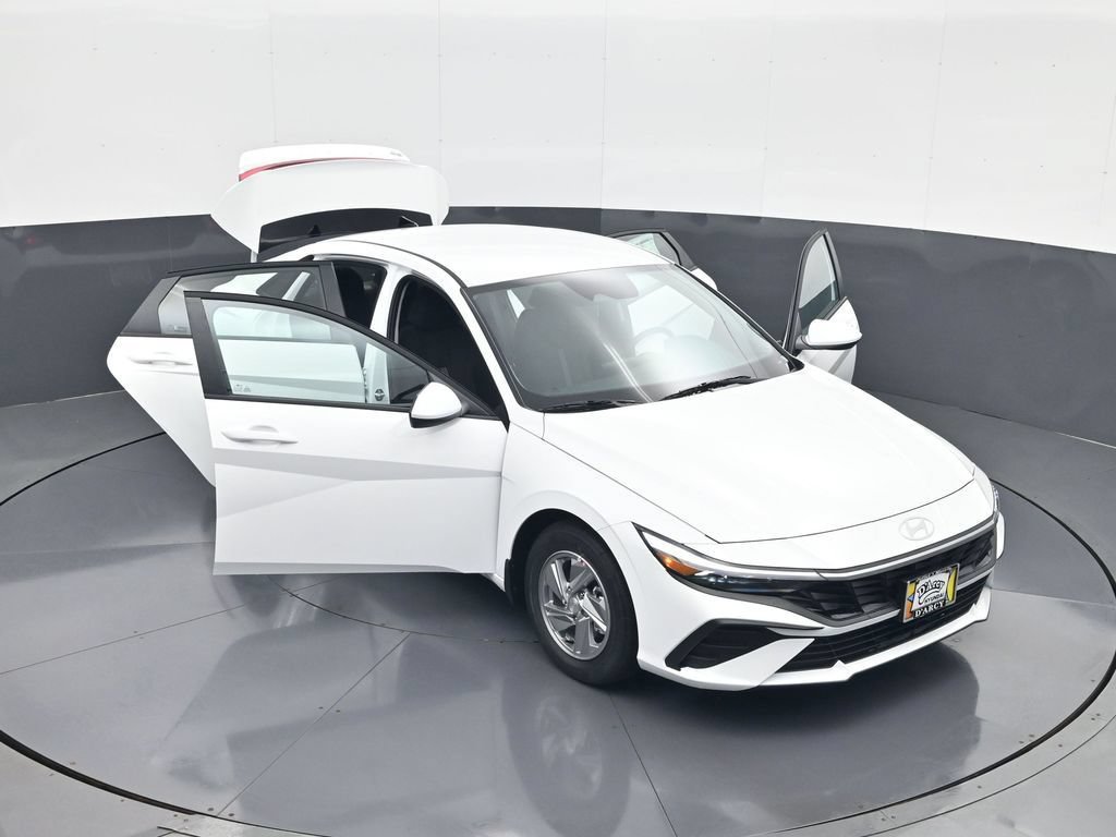 New 2026 Hyundai Elantra SE FWD image 29
