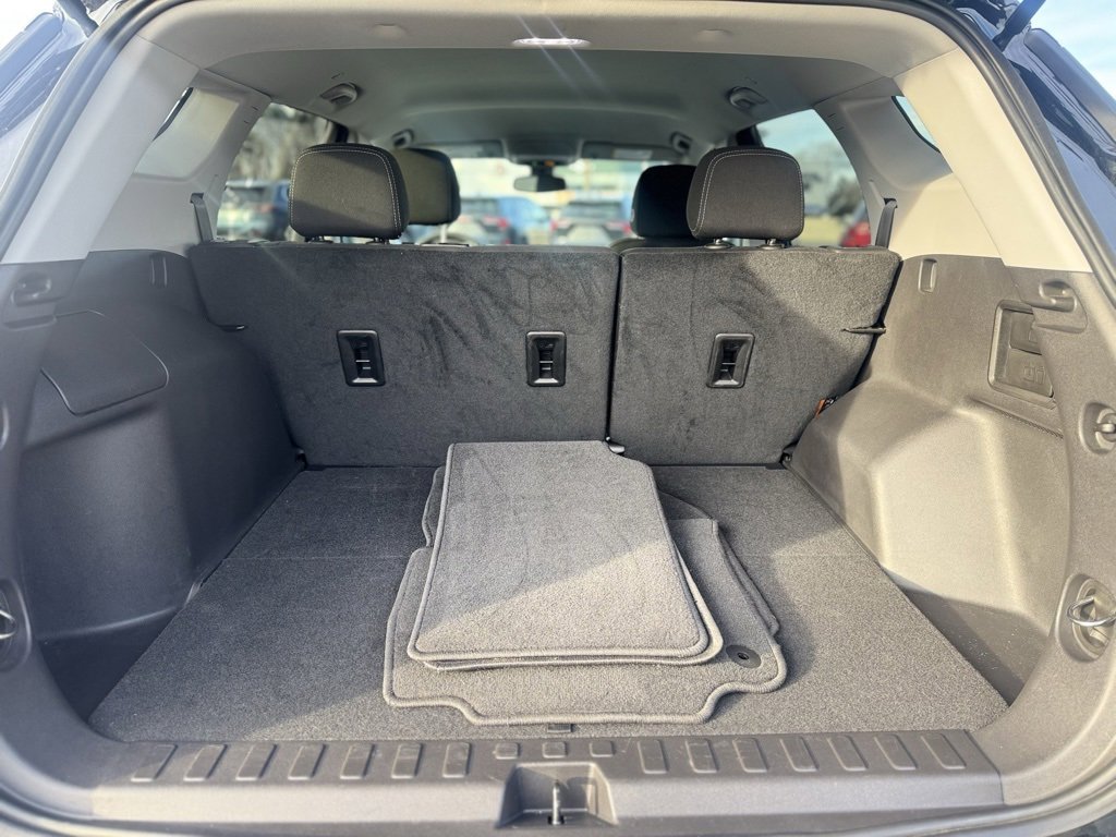 Used 2024 GMC Terrain SLE image 5