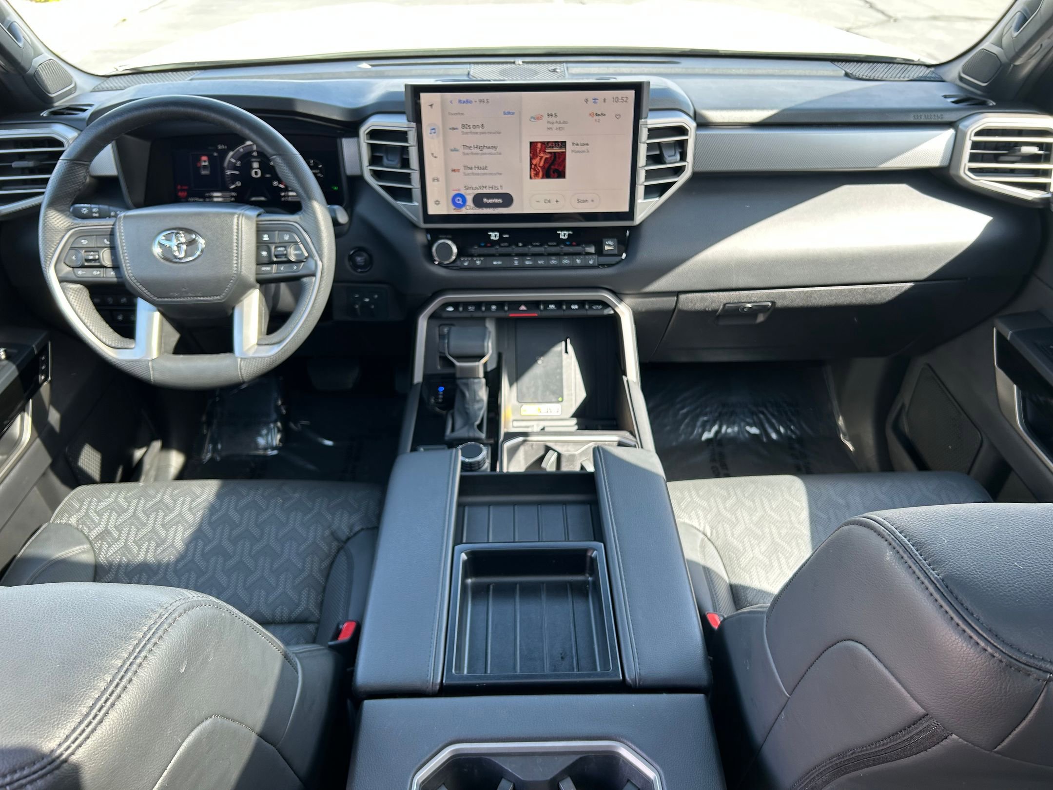 Used 2025 Toyota Tundra Limited image 23