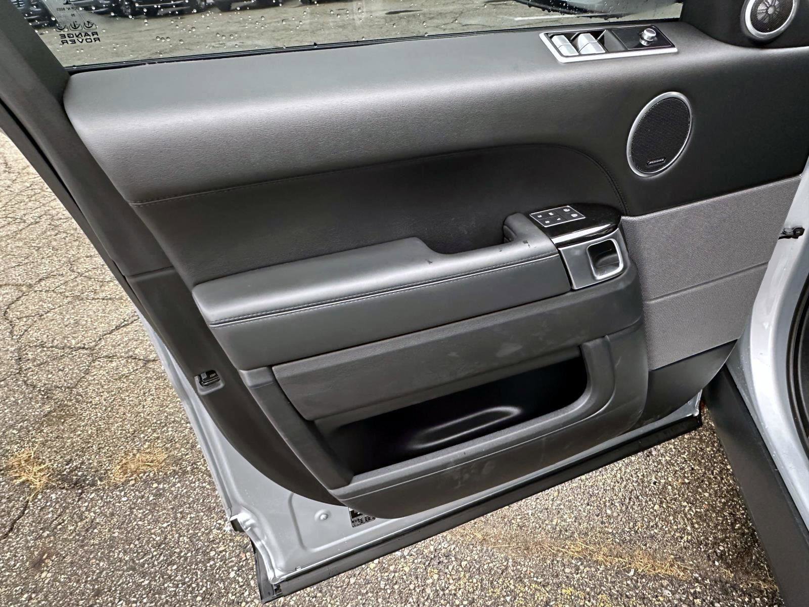 Used 2021 Land Rover Range Rover Sport HSE Silver Edition image 15