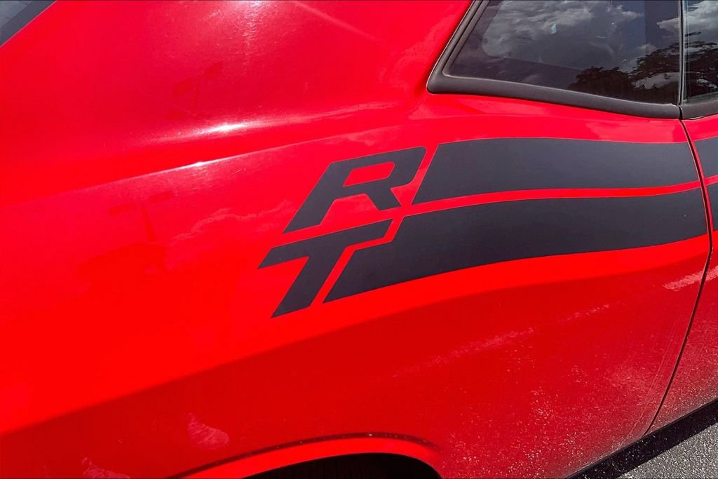 Used 2010 Dodge Challenger R/T RWD image 8