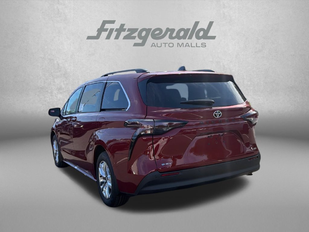 New 2026 Toyota Sienna XLE FWD image 6