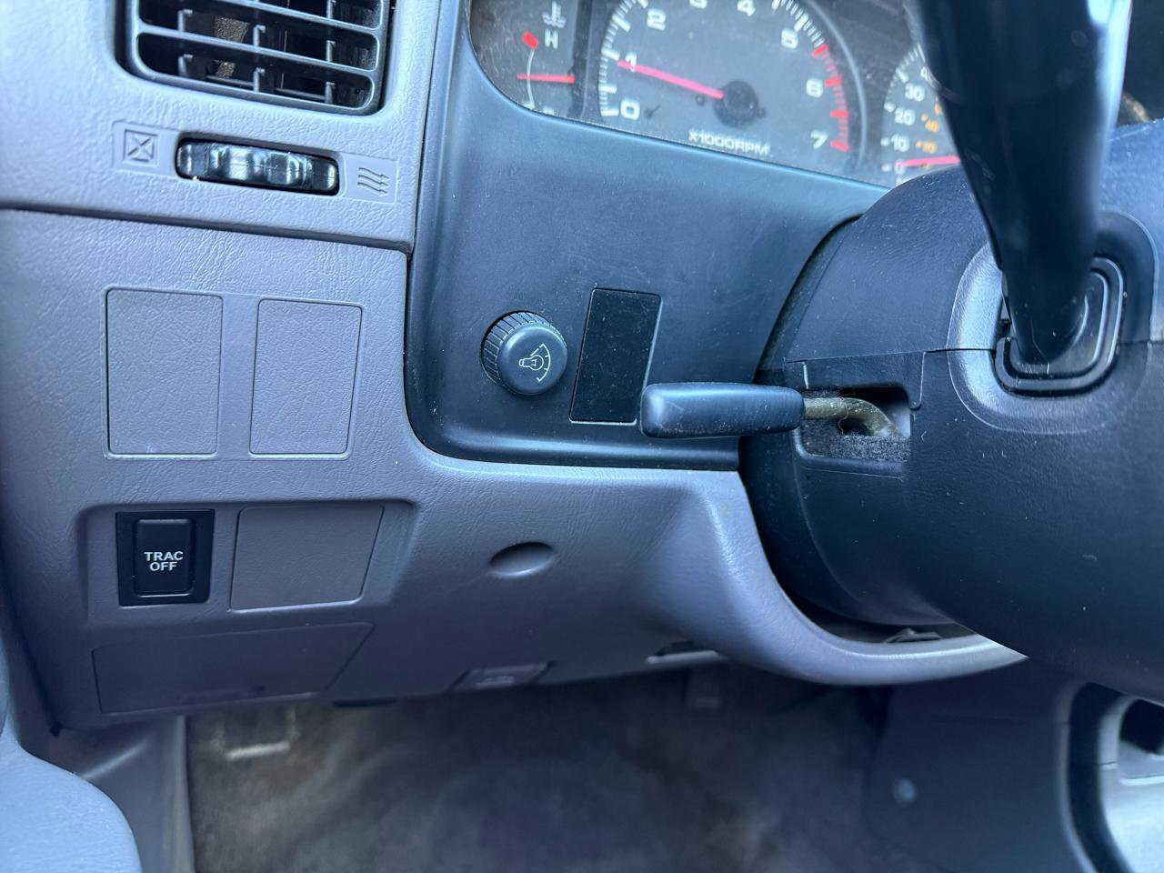 Used 2002 Toyota 4Runner SR5 RWD image 19