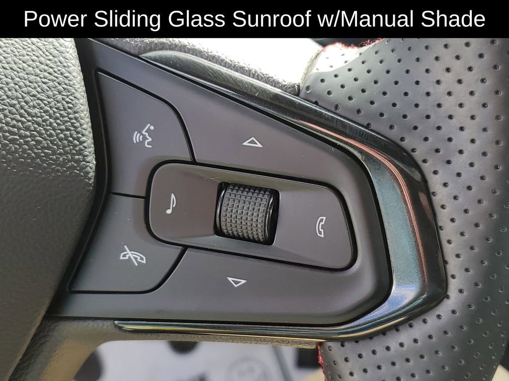 Used 2024 Chevrolet Trax RS w/ Sunroof Package image 14