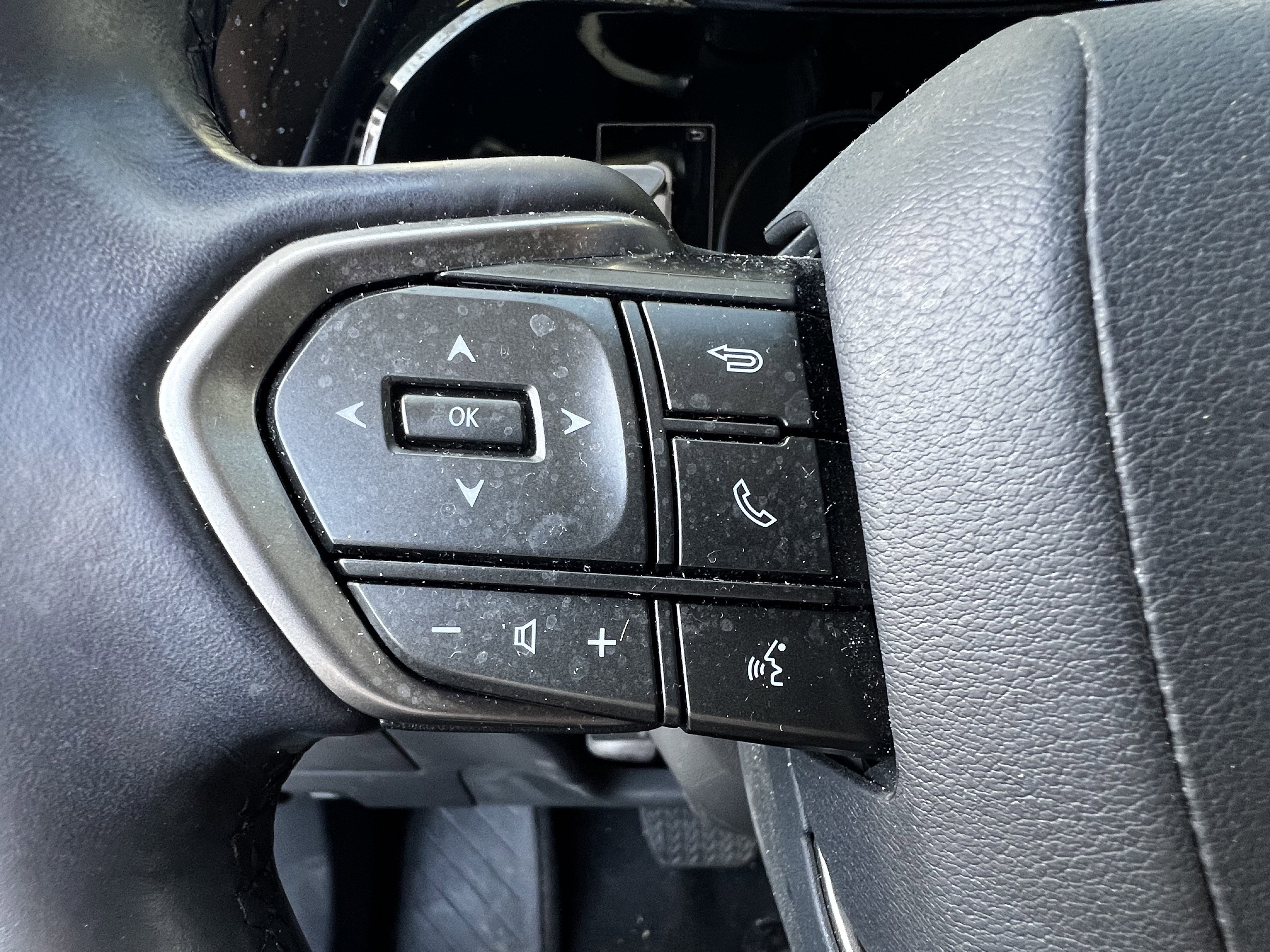 Used 2024 Lexus NX 250 FWD w/ Towing Package (2000 Lbs) image 18