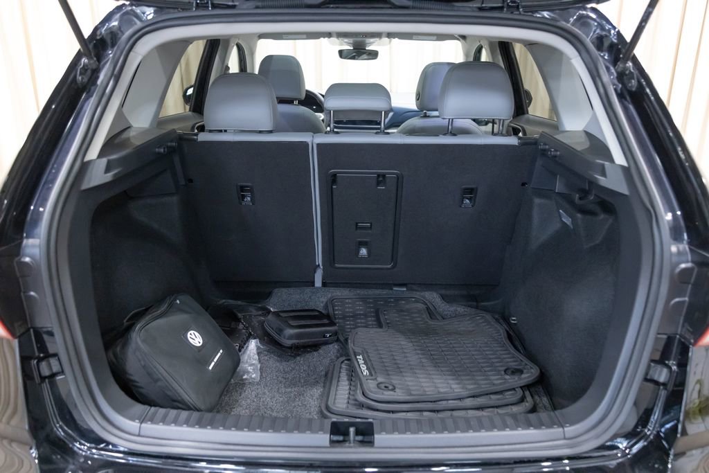 Used 2023 Volkswagen Taos SE w/ Panoramic Sunroof Package image 24