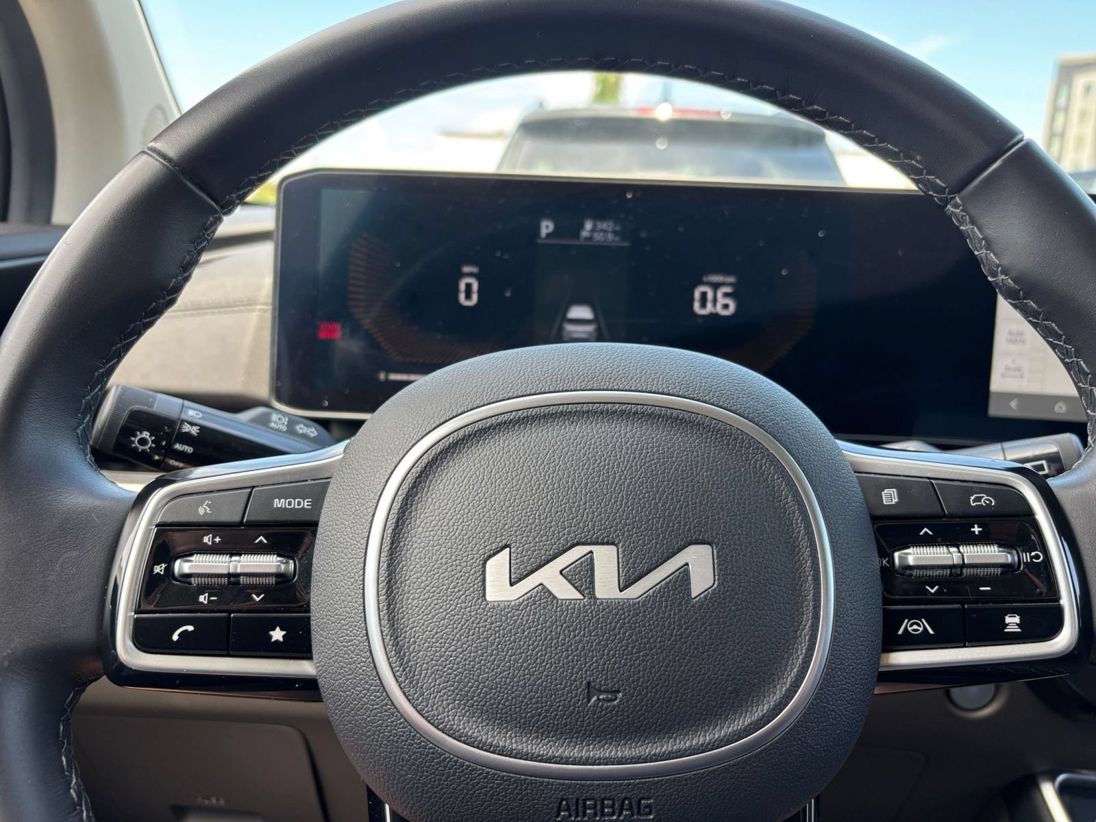 Used 2026 Kia Carnival FWD image 30