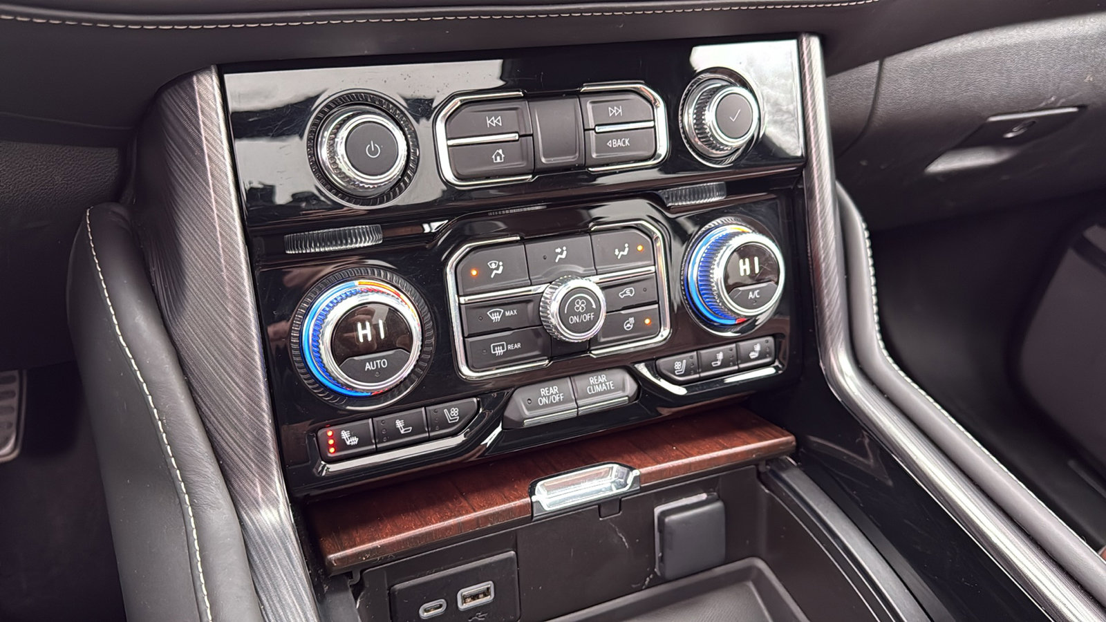 Used 2023 GMC Yukon Denali Ultimate image 21