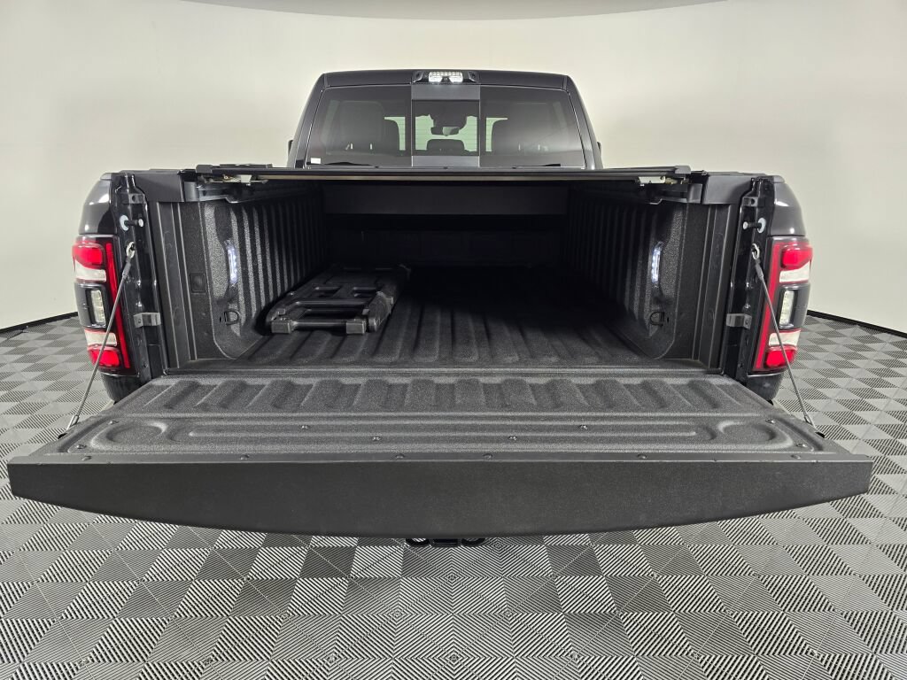 Used 2024 RAM 2500 Limited AWD/4WD image 14