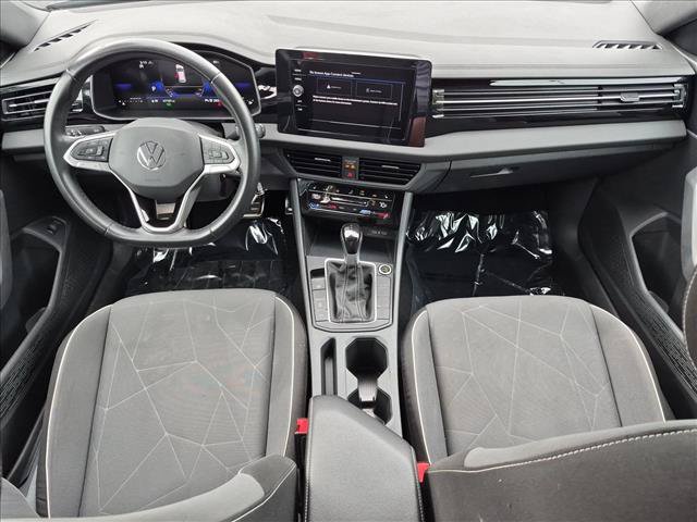Used 2025 Volkswagen Jetta Sport FWD image 17