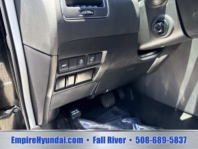Used 2024 Nissan Armada SL w/ Captain's Chairs Package AWD/4WD image 24