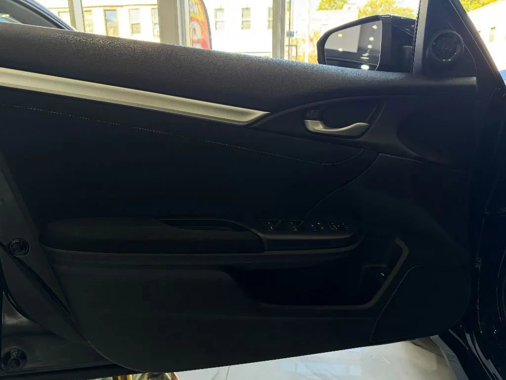 Used 2019 Honda Civic EX image 11