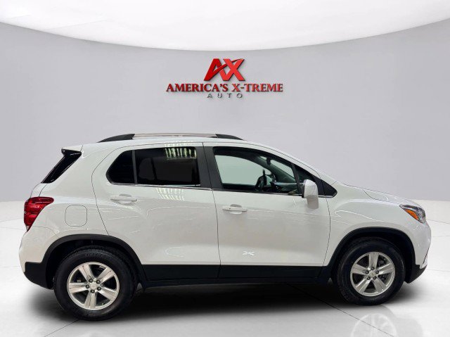 Used 2020 Chevrolet Trax LT w/ LT Convenience Package image 7